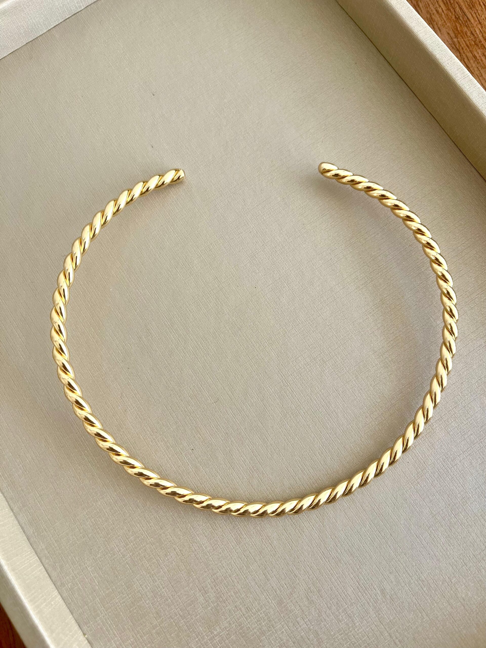 Chocker Aro de Fios Duplos Torcidos