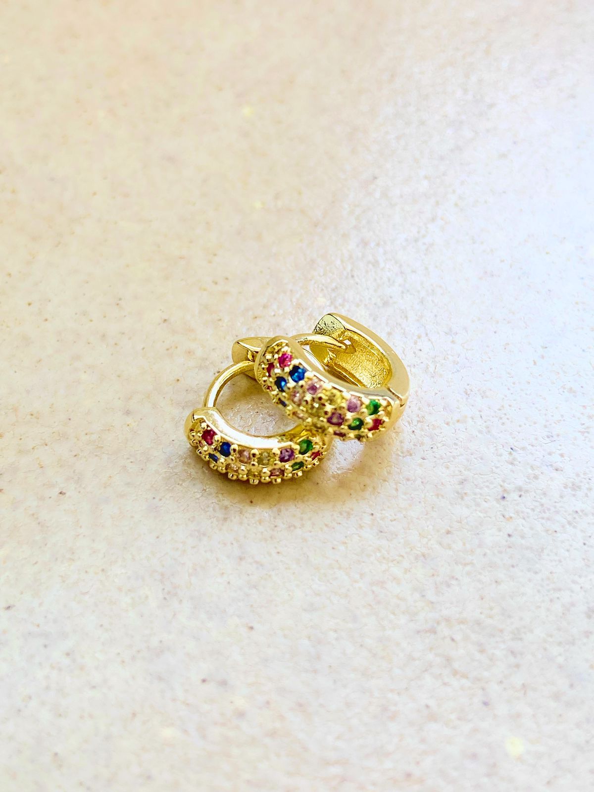 Argola com Zircônias Coloridas