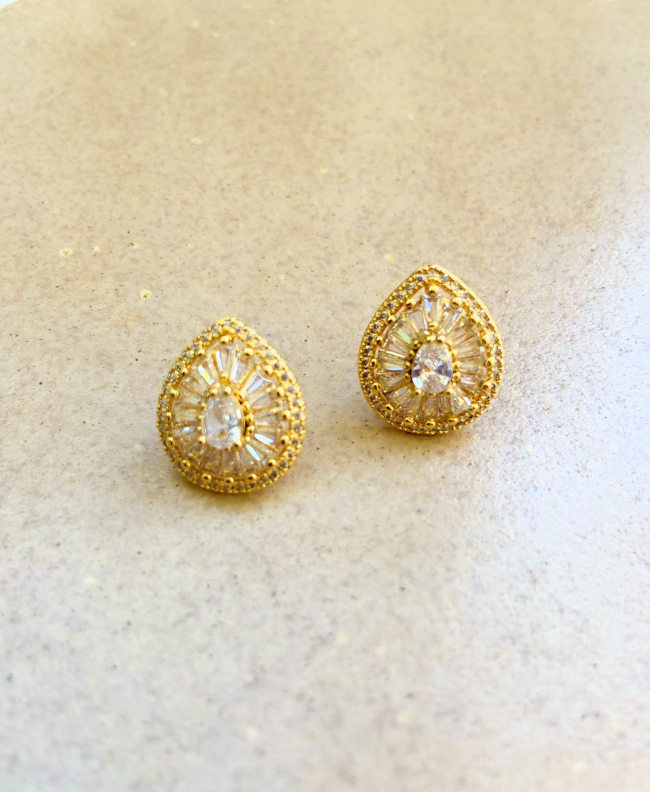 Brinco Gota Luxury Zircônia Baguette
